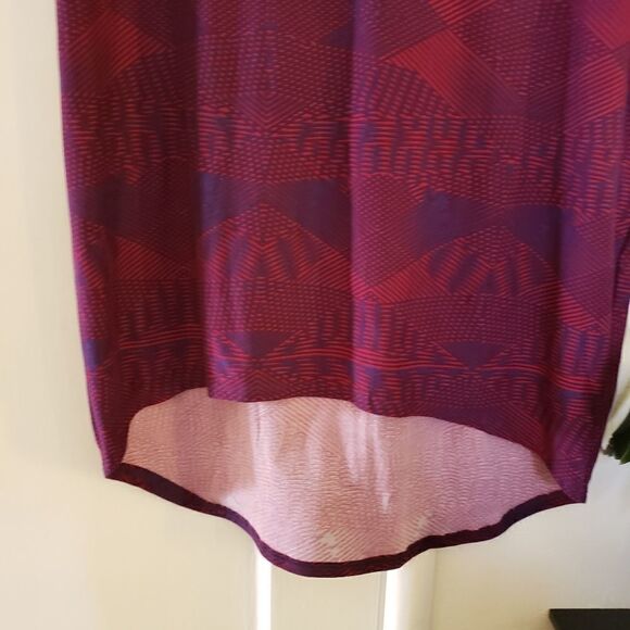 LuLaRoe Simply Comfortable Hi Low Patterned Top - Picture 6 of 7